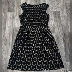 SIZE 12 WOMENS VINCE CAMUTO JACQUARD FIT & FLARE BLACK & GOLD DRESS